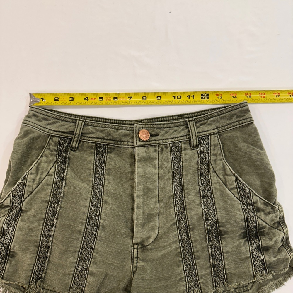 Free People Crochet Panel Cut Off Shorts Womens Size 6 Olive Green | Boho Core - Picture 7 of 9